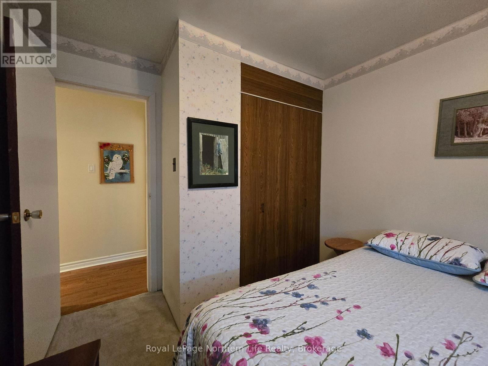 544 BROADWOOD AVENUE Image 15