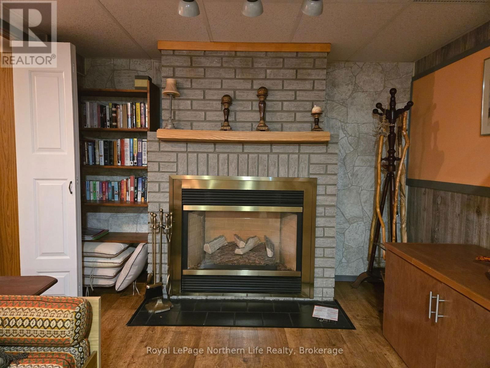 544 BROADWOOD AVENUE Image 18