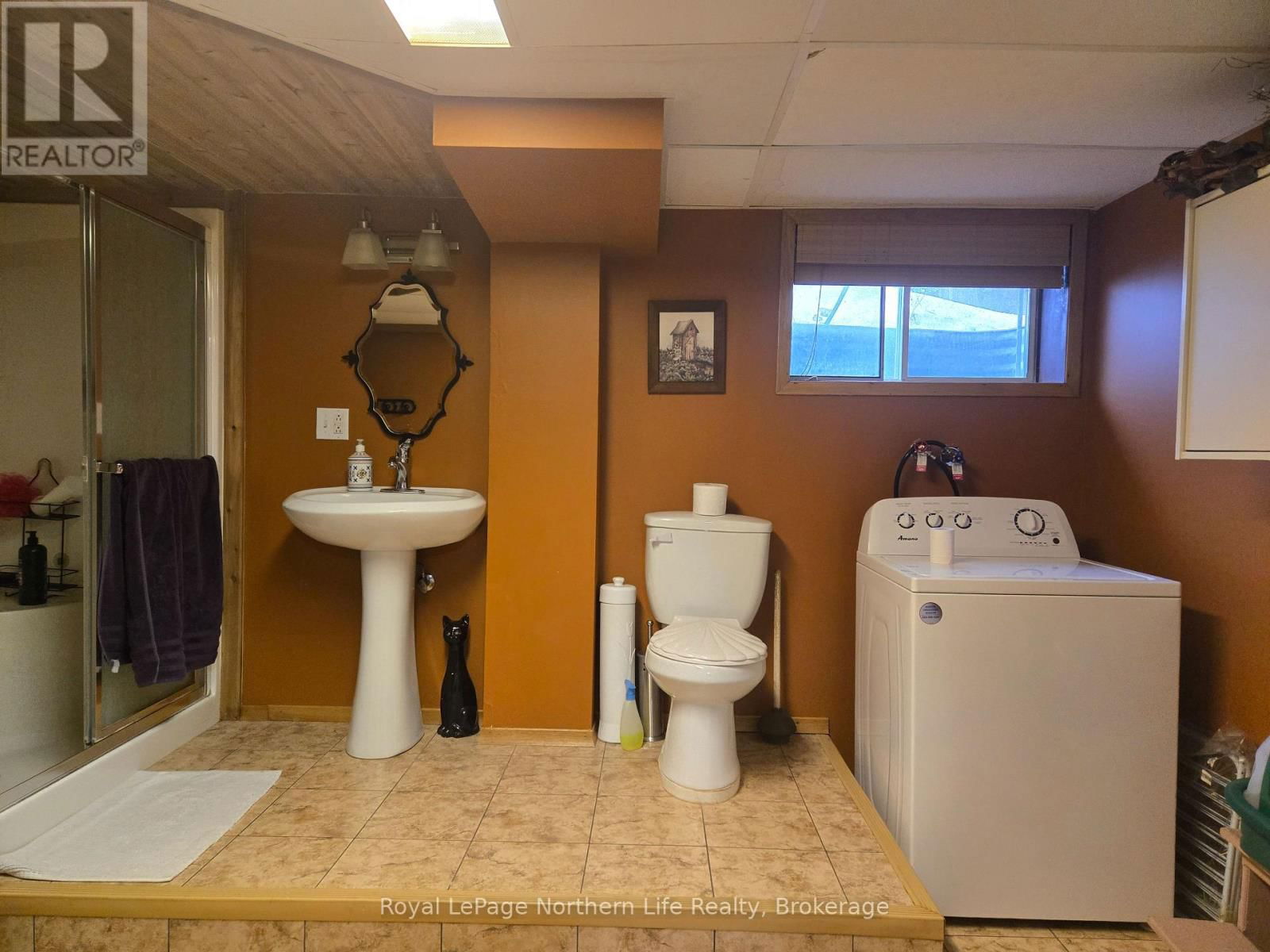 544 BROADWOOD AVENUE Image 21