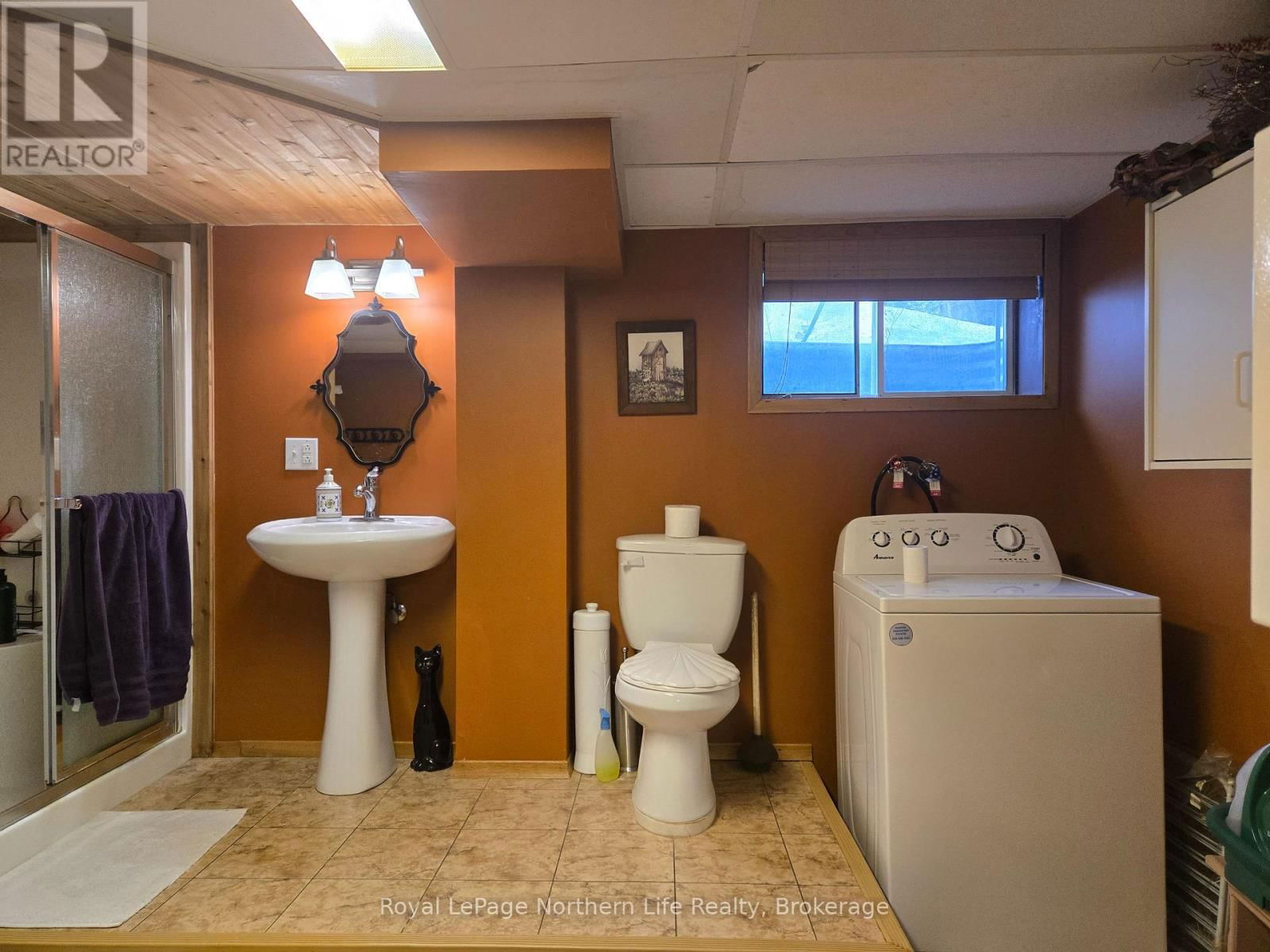 544 BROADWOOD AVENUE Image 22