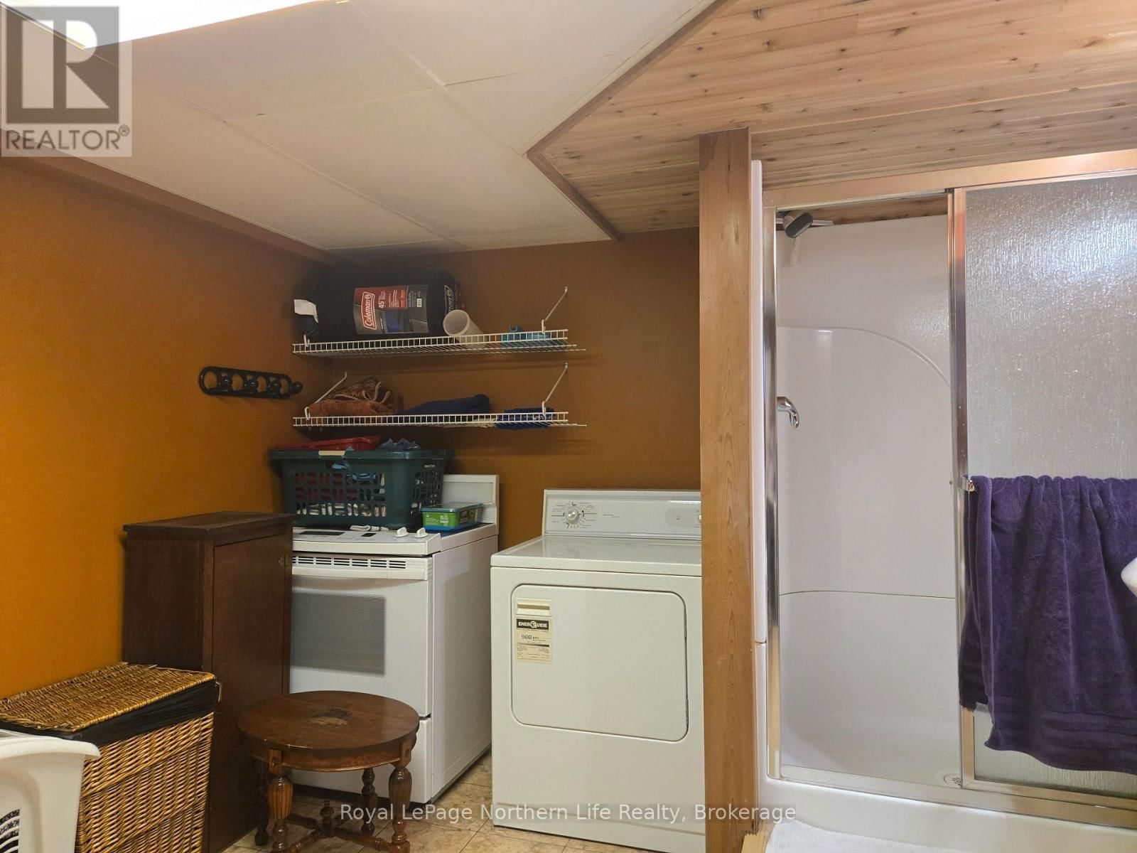 544 BROADWOOD AVENUE Image 23