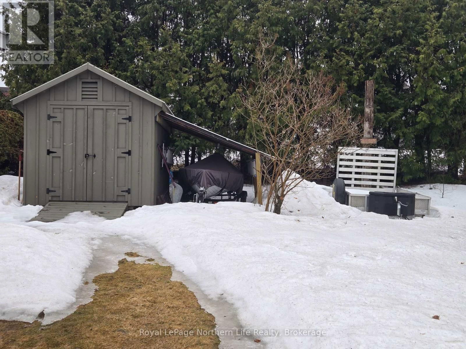 544 BROADWOOD AVENUE Image 4