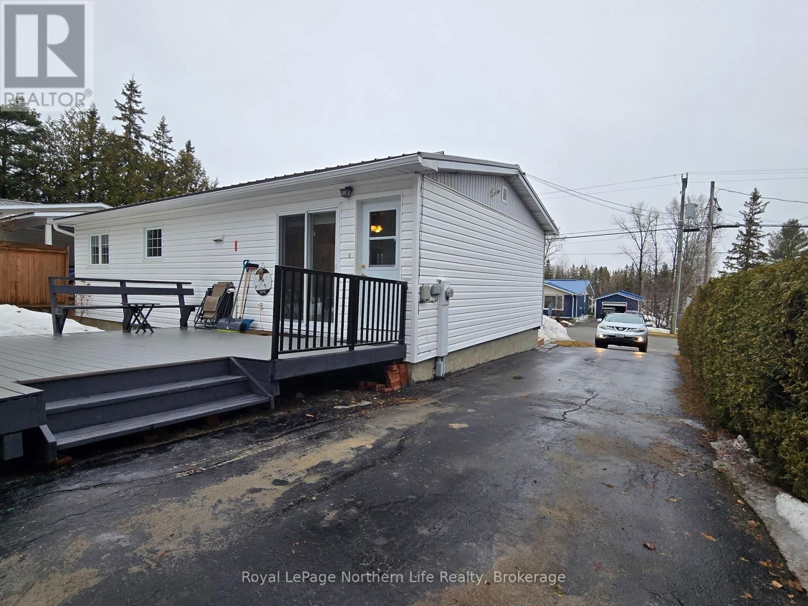 544 BROADWOOD AVENUE Image 5