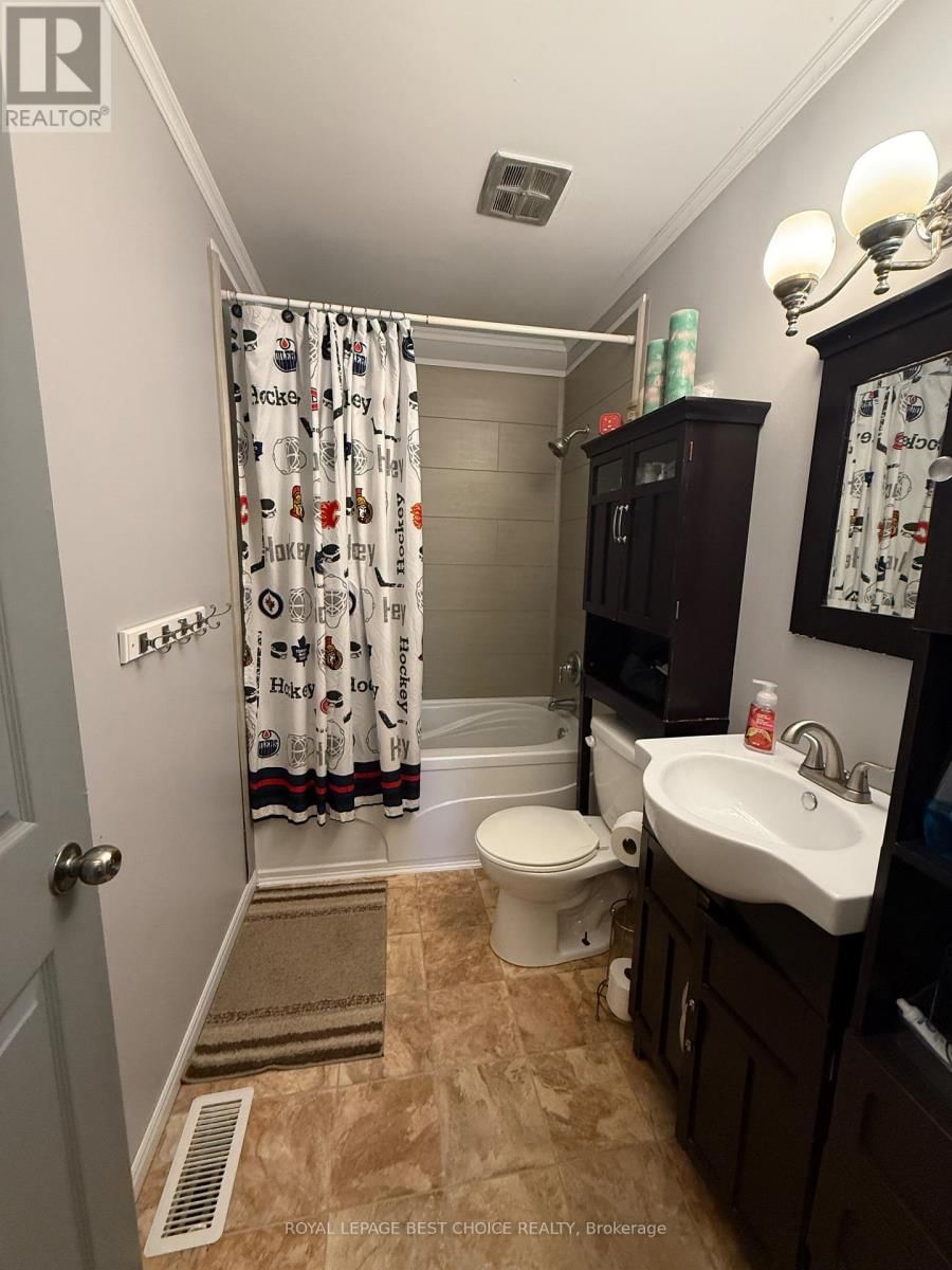 377 ALGONQUIN DRIVE Image 17