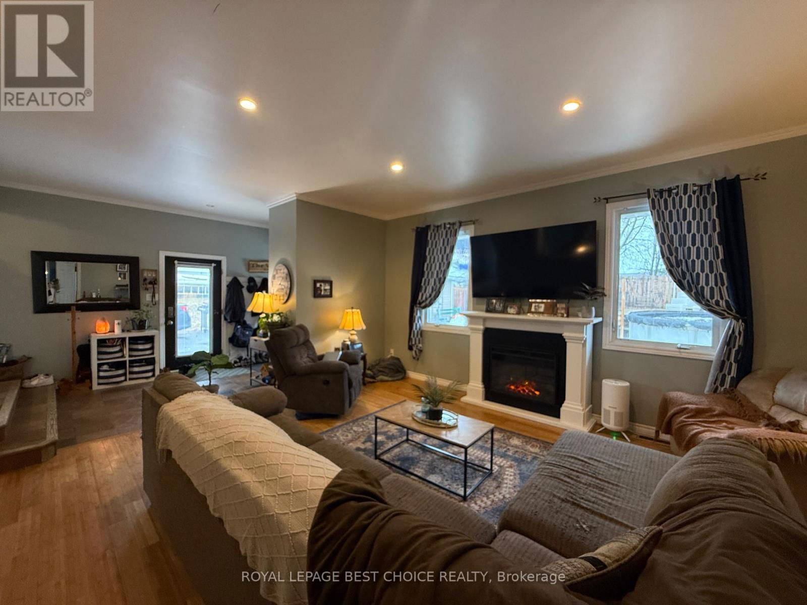 377 ALGONQUIN DRIVE Image 6