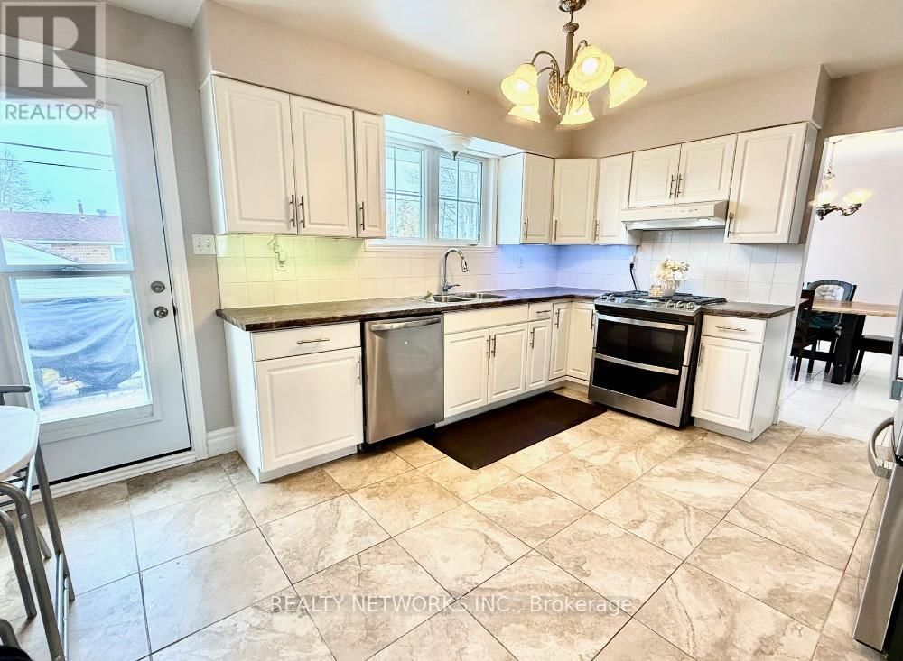 522 SPOONER DRIVE Image 12