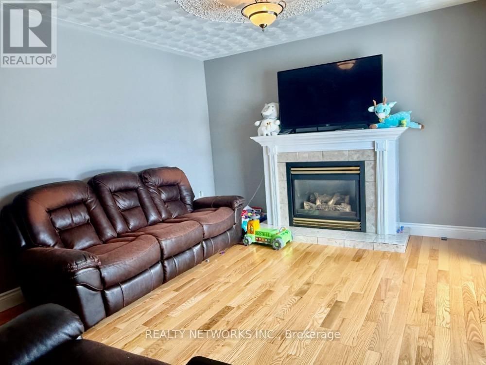 522 SPOONER DRIVE Image 18