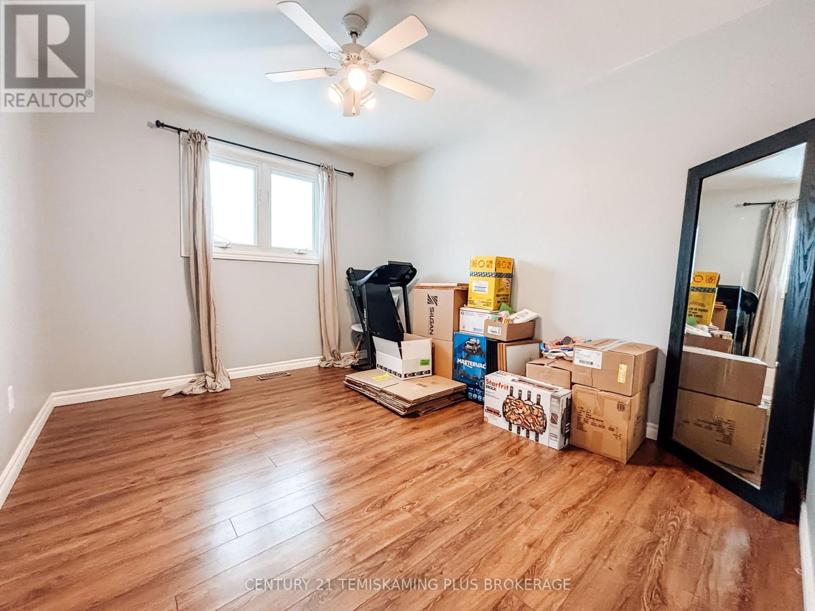 96 GEORGINA AVENUE Image 13