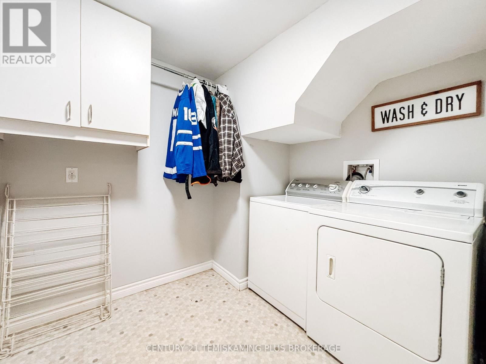 96 GEORGINA AVENUE Image 17