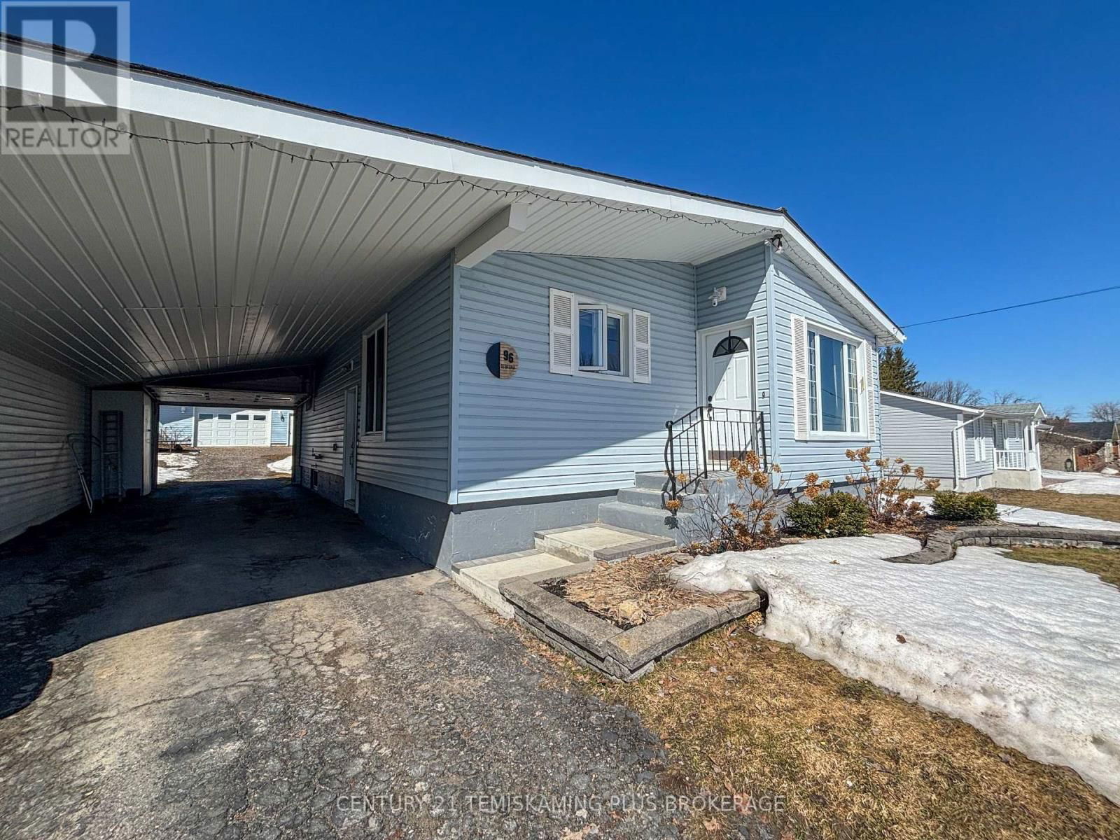 96 GEORGINA AVENUE Image 2