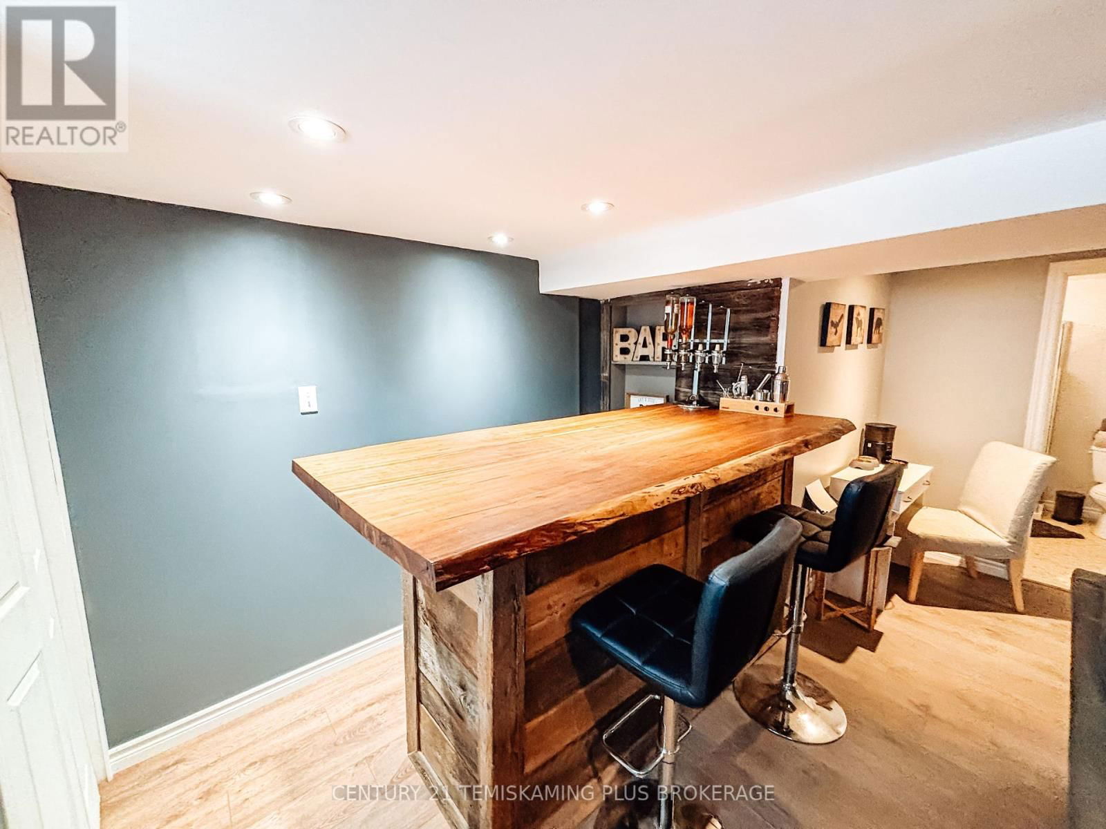 96 GEORGINA AVENUE Image 22