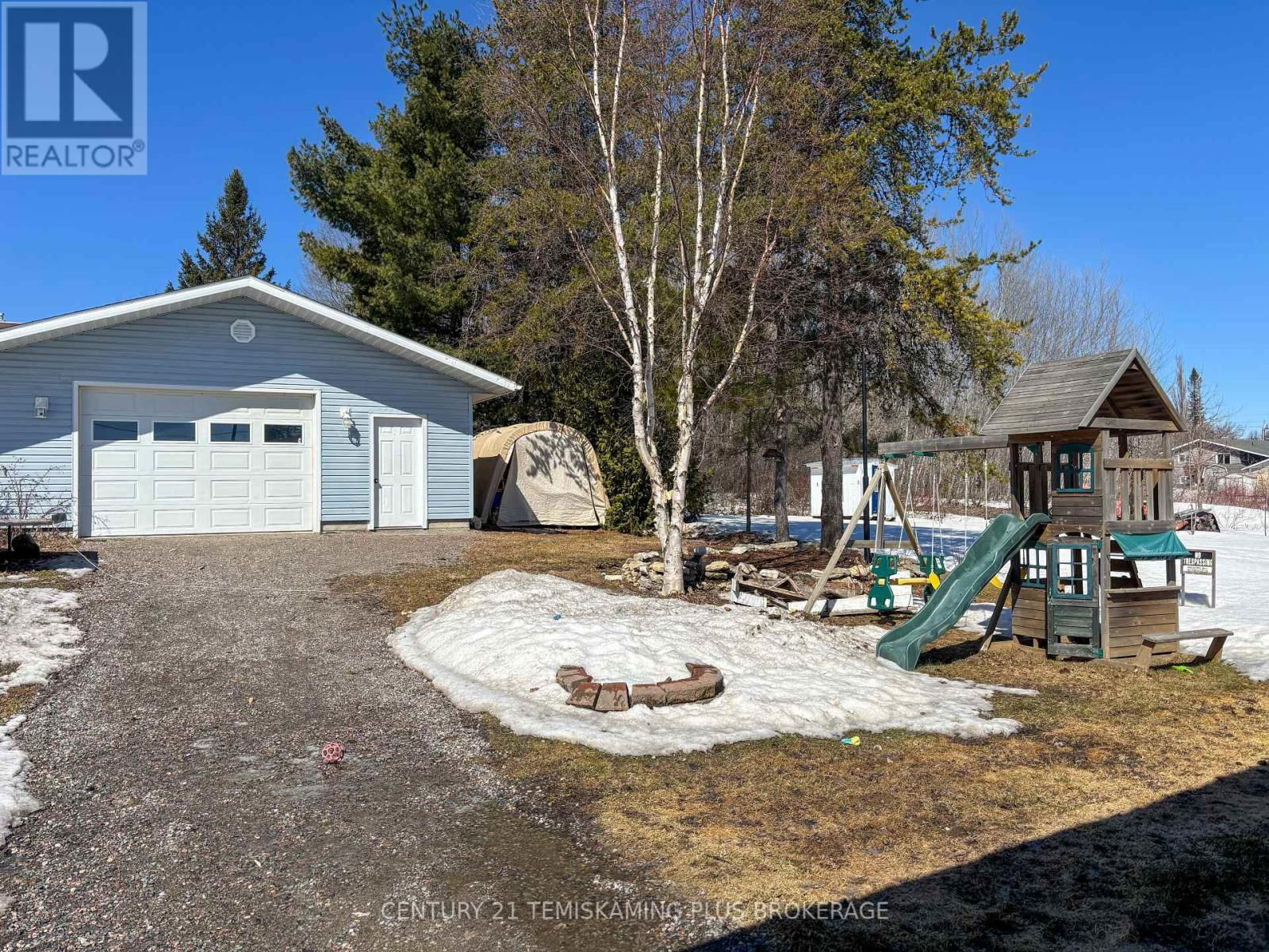96 GEORGINA AVENUE Image 23