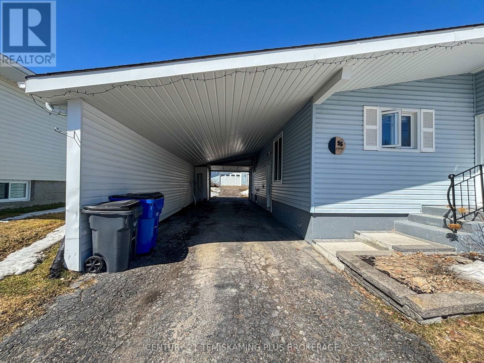 96 GEORGINA AVENUE Image 26