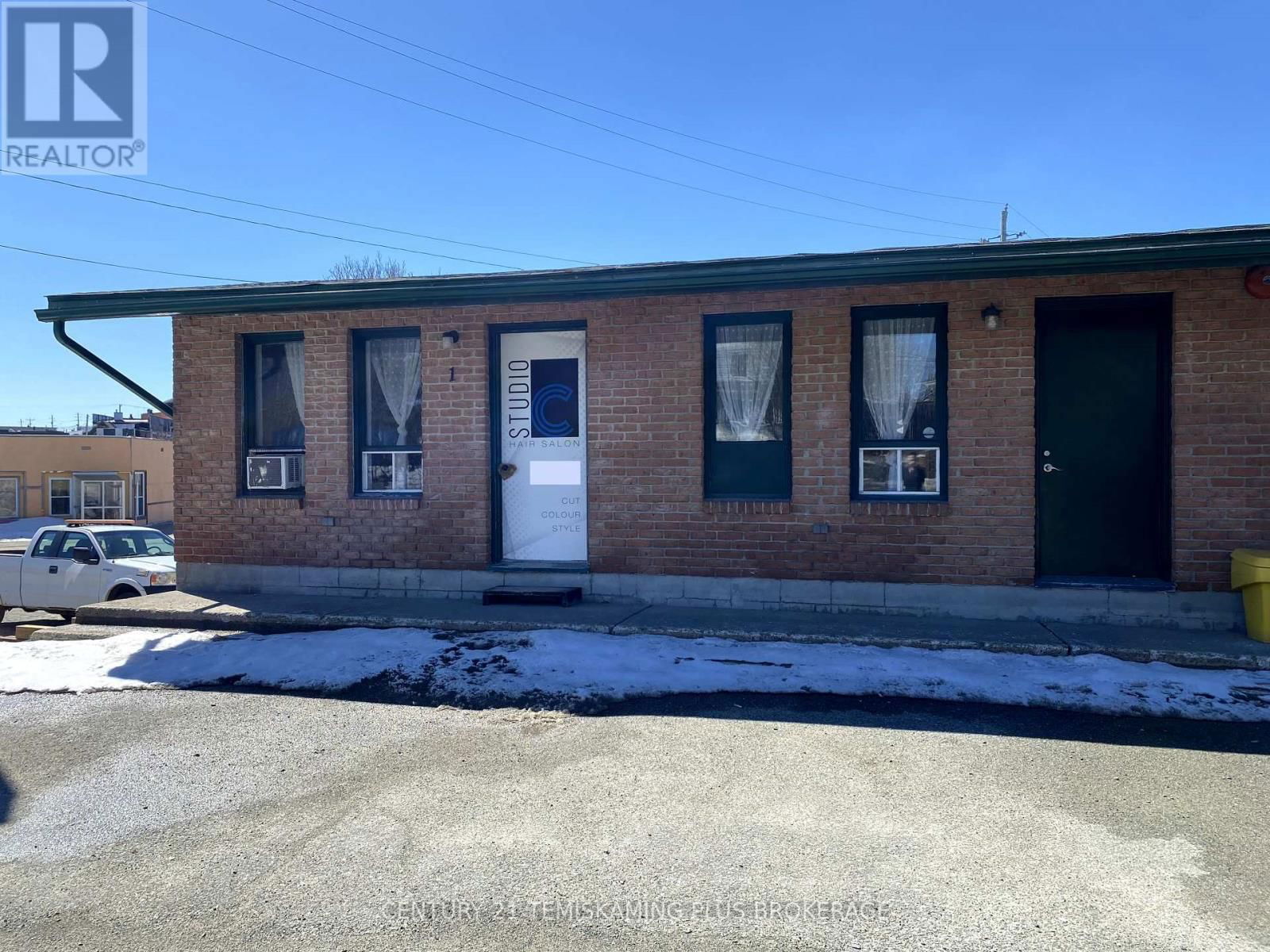 1 - 1A DUNCAN AVENUE NORTH Image 1