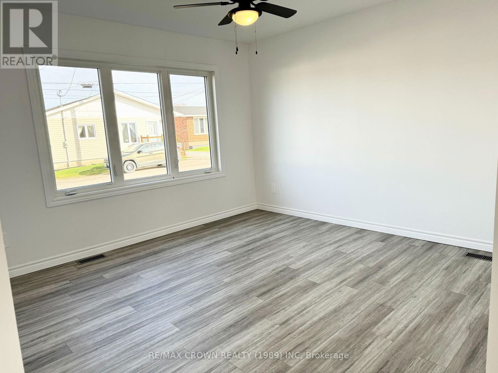 177 ELAINE AVENUE Image 12