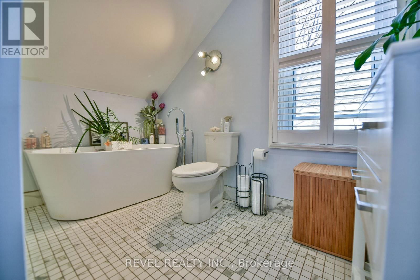335 TOKE STREET Image 31