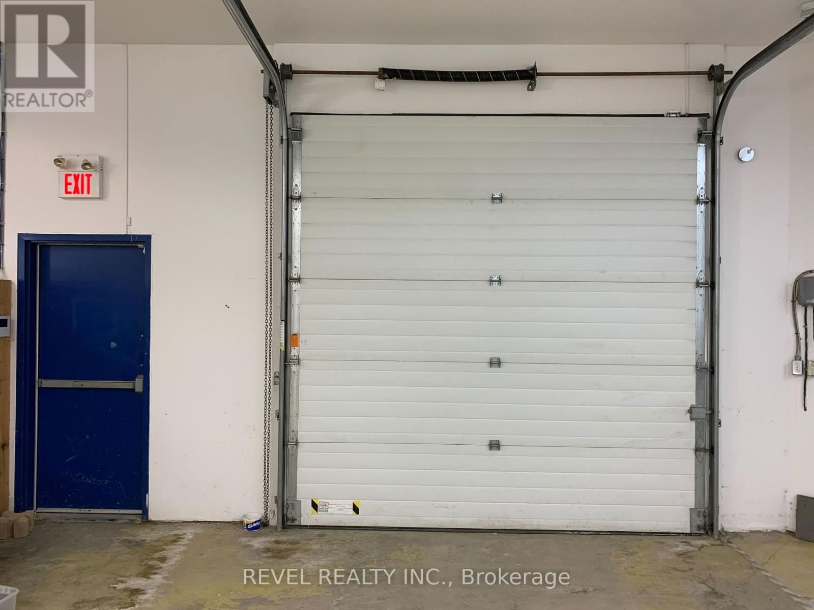 1052 RIVERSIDE DRIVE Image 11