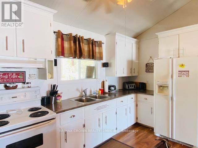 1179 FANTHAM ROAD Image 13