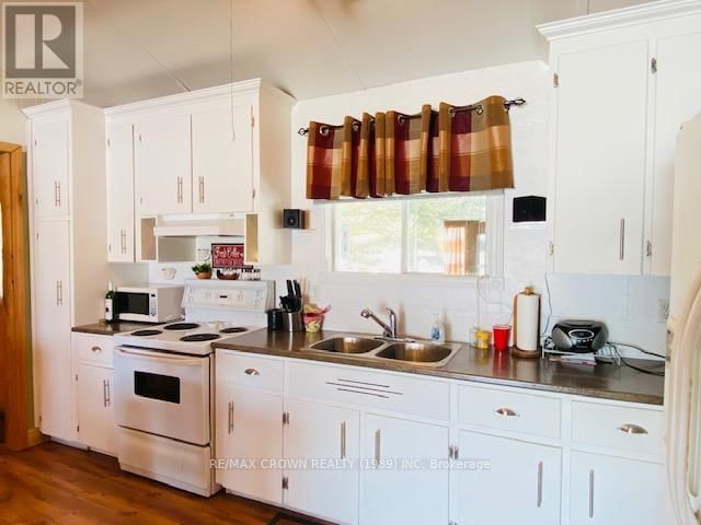 1179 FANTHAM ROAD Image 14