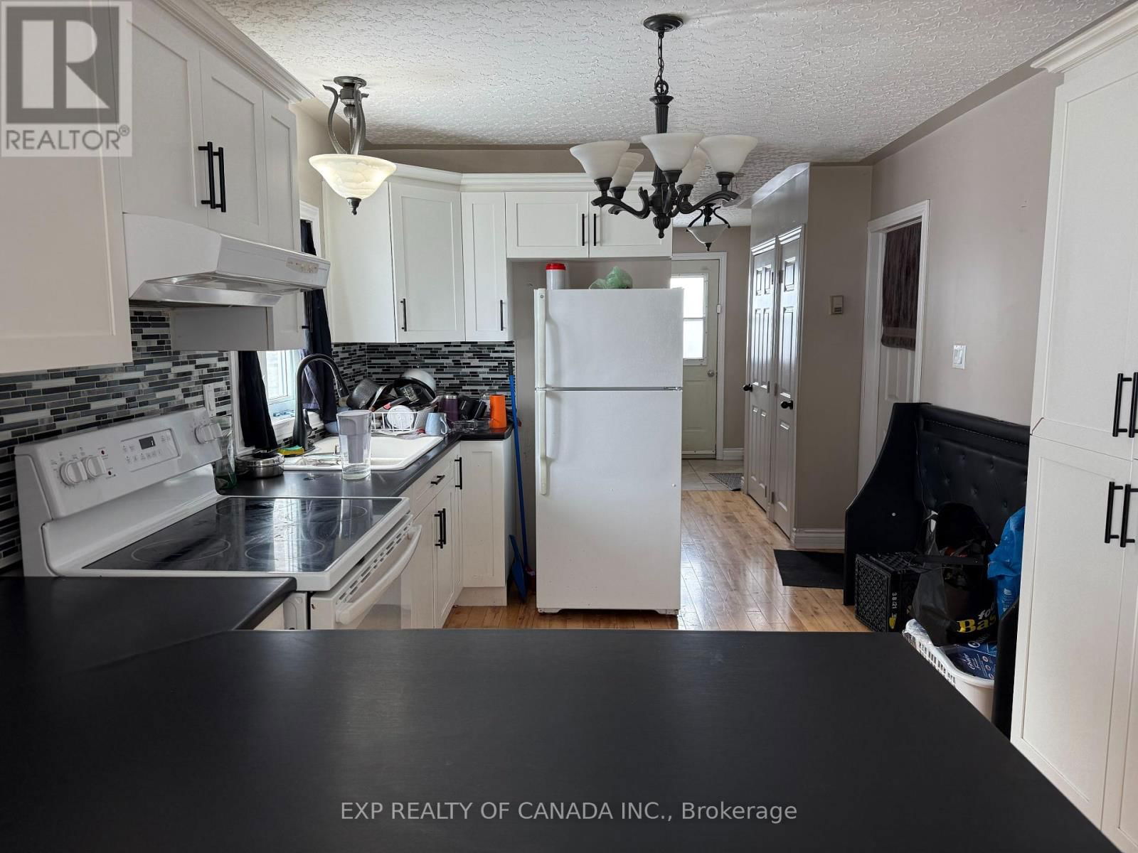 331 SPRUCE STREET SOUTH Image 2