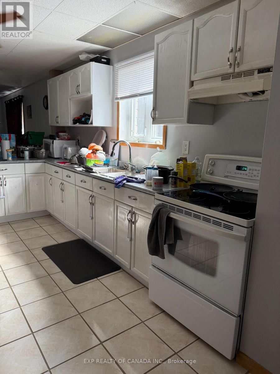 331 SPRUCE STREET SOUTH Image 5