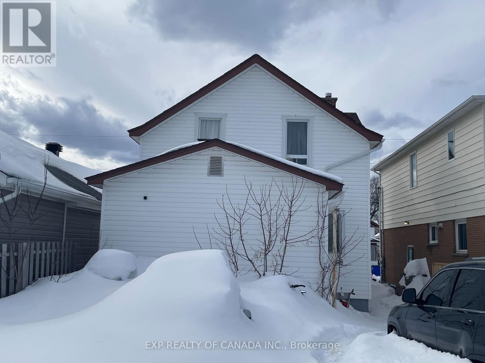 290 - 292 SPRUCE STREET SOUTH Image 3