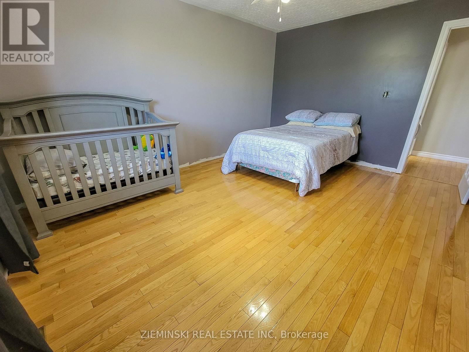677 VICTORIA ROAD Image 13