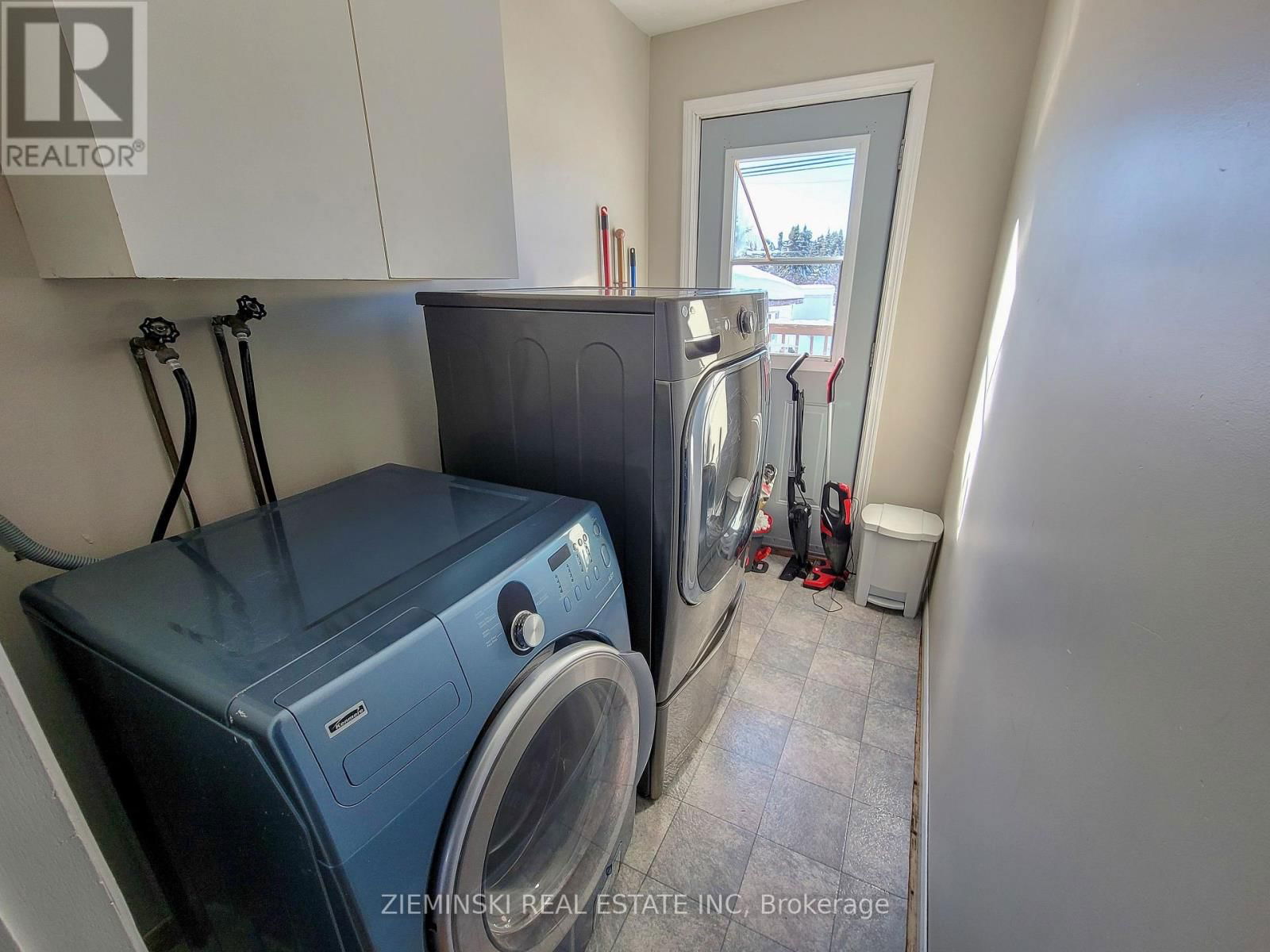 677 VICTORIA ROAD Image 18