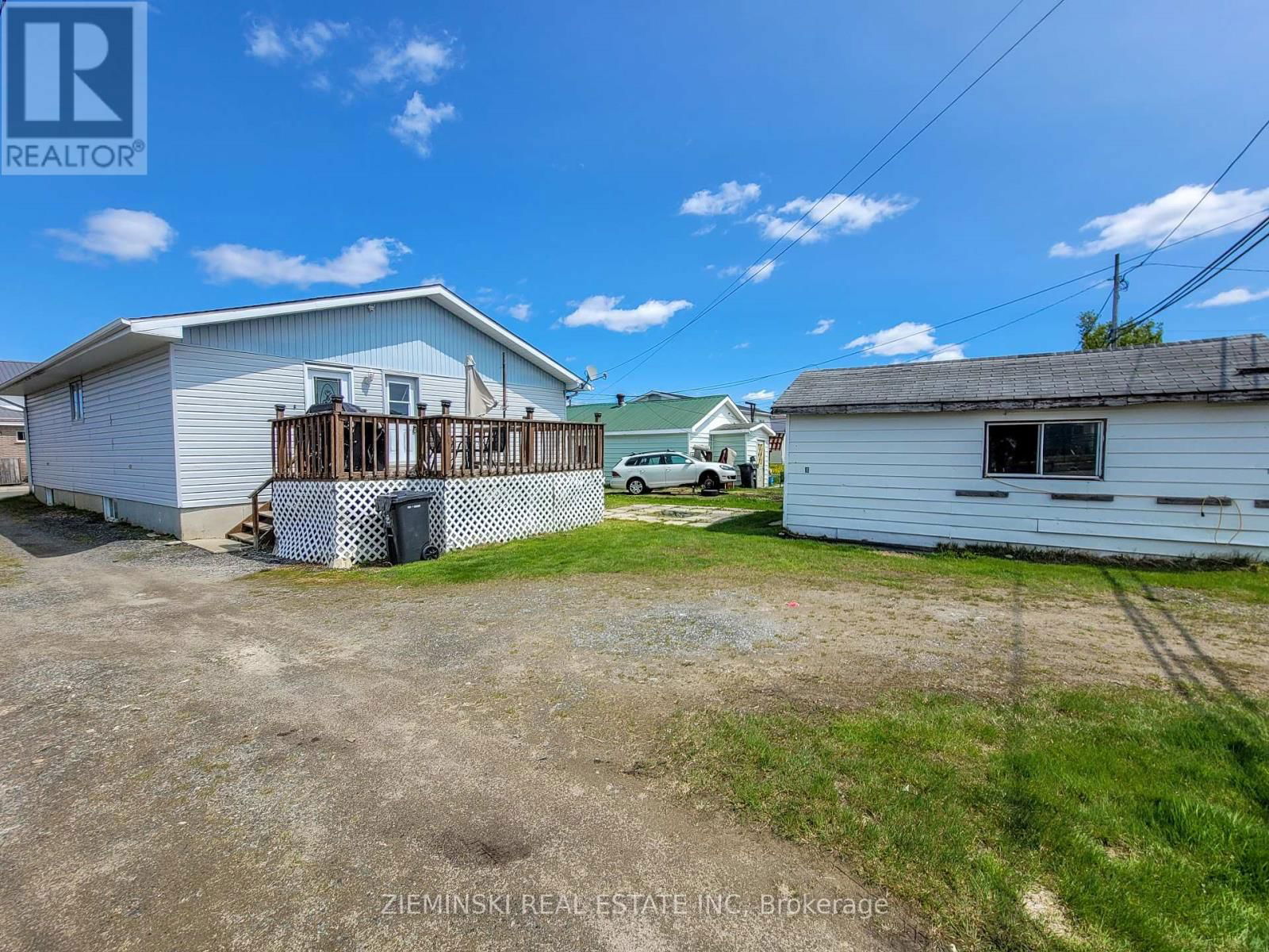 677 VICTORIA ROAD Image 2