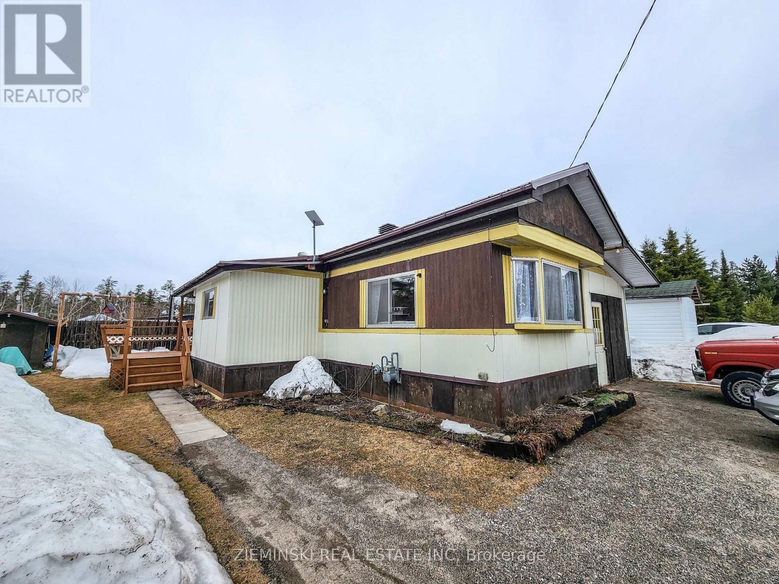 9 - 8885 11 HIGHWAY Image 33