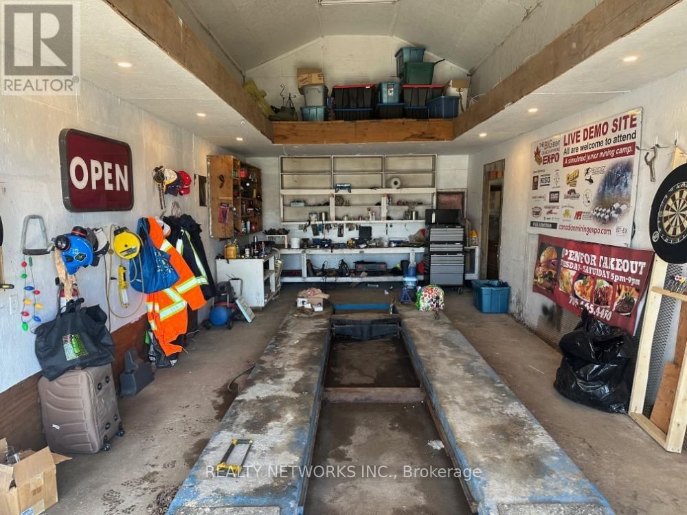 2360 JAGUAR DRIVE Image 18