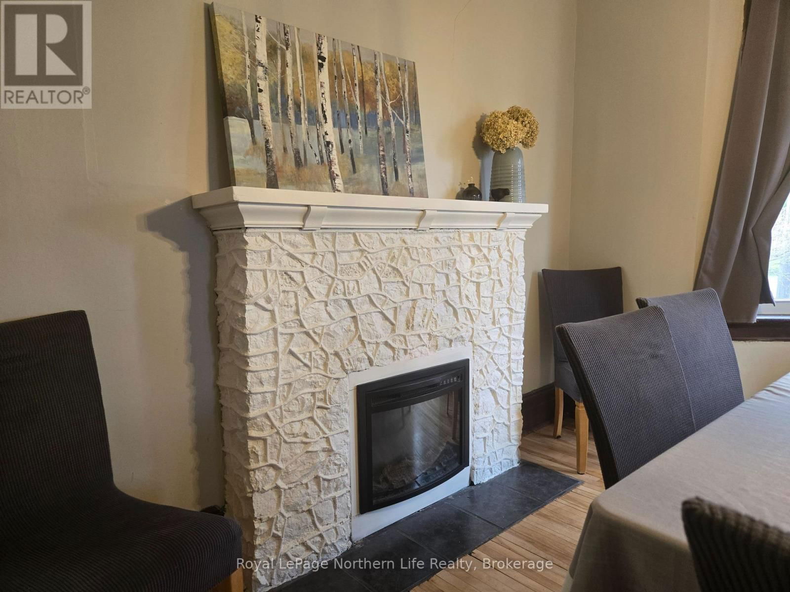 211 FARAH AVENUE Image 13
