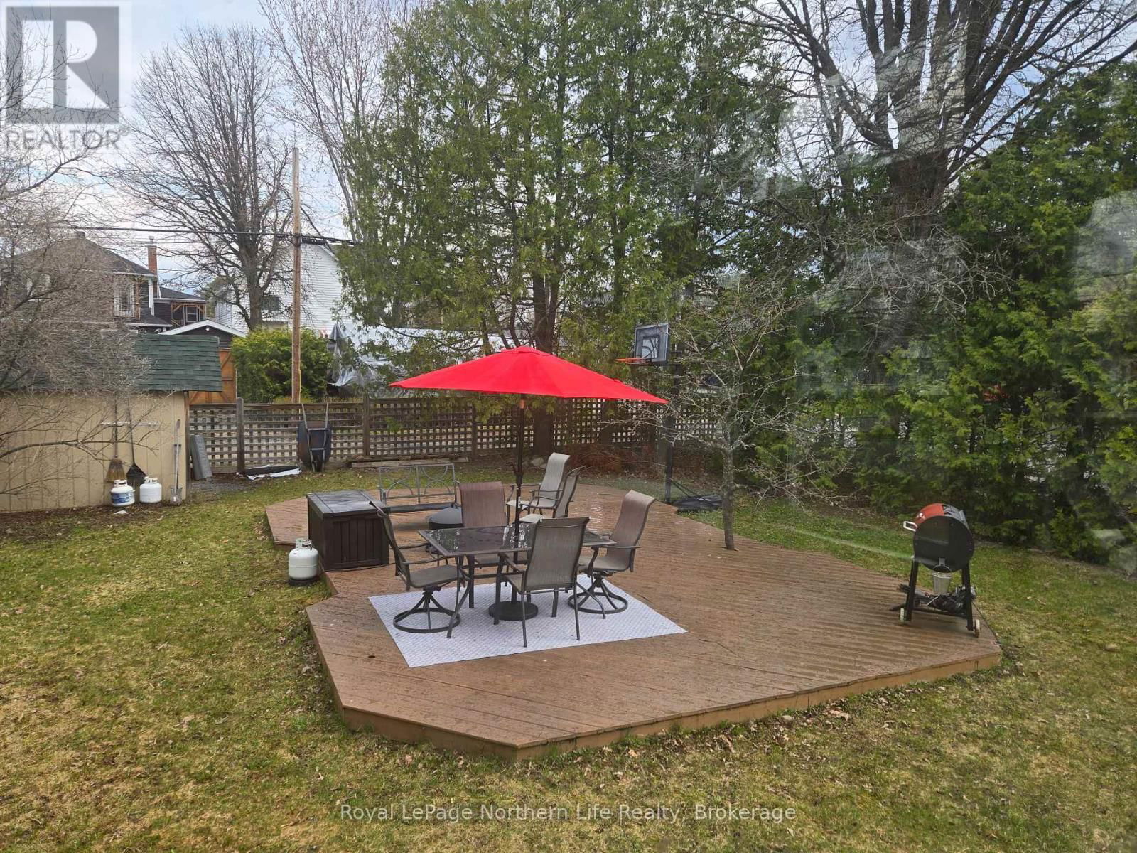 211 FARAH AVENUE Image 20