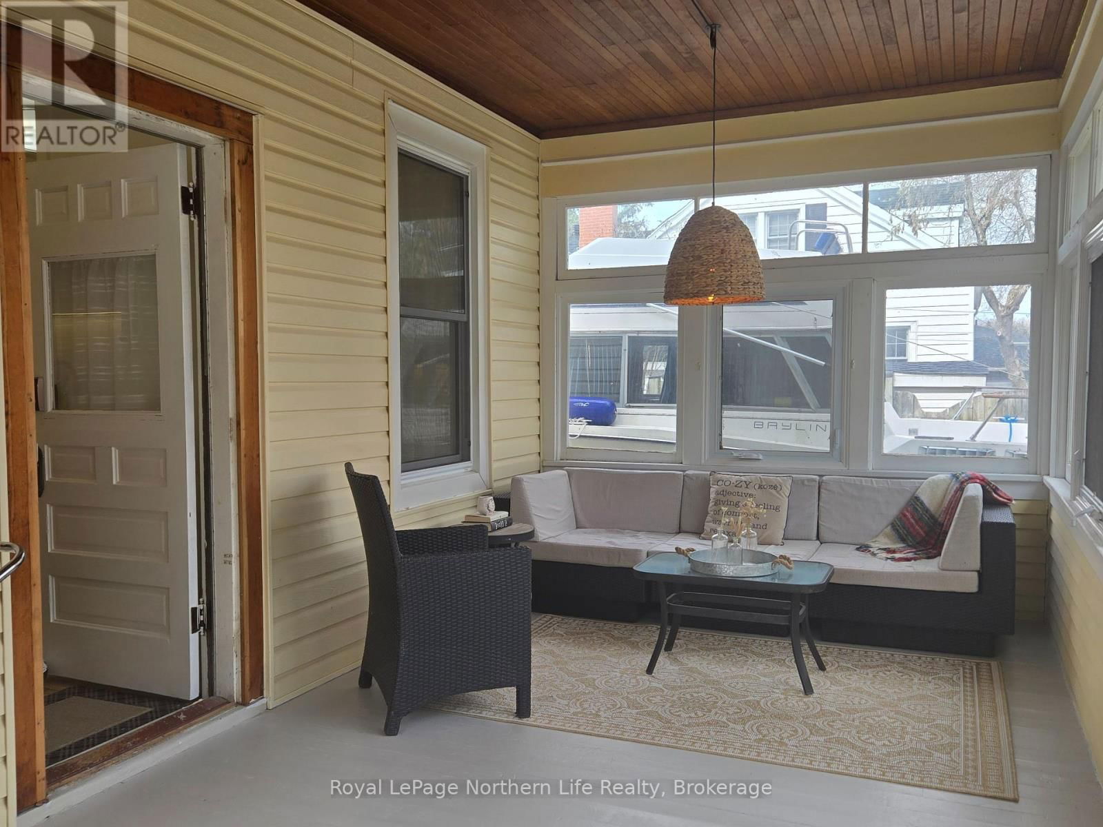 211 FARAH AVENUE Image 21