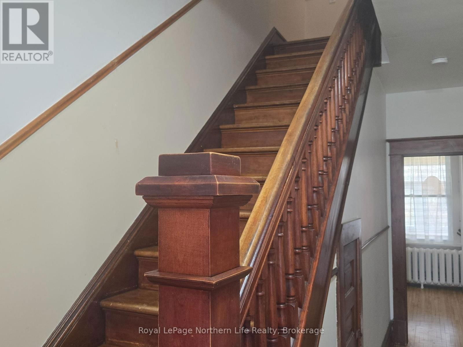 211 FARAH AVENUE Image 23