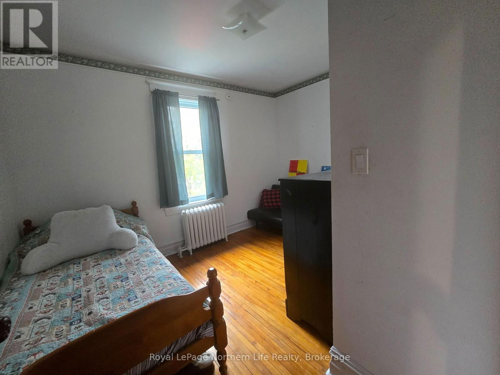 211 FARAH AVENUE Image 26