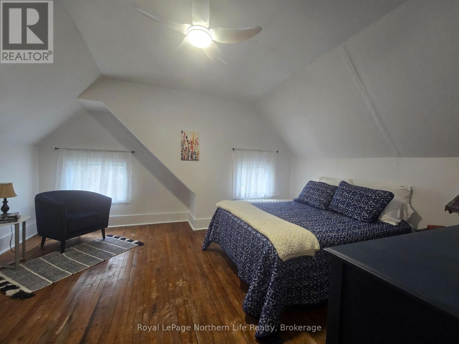 211 FARAH AVENUE Image 36