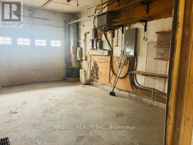 432 MAIN STREET Image 38