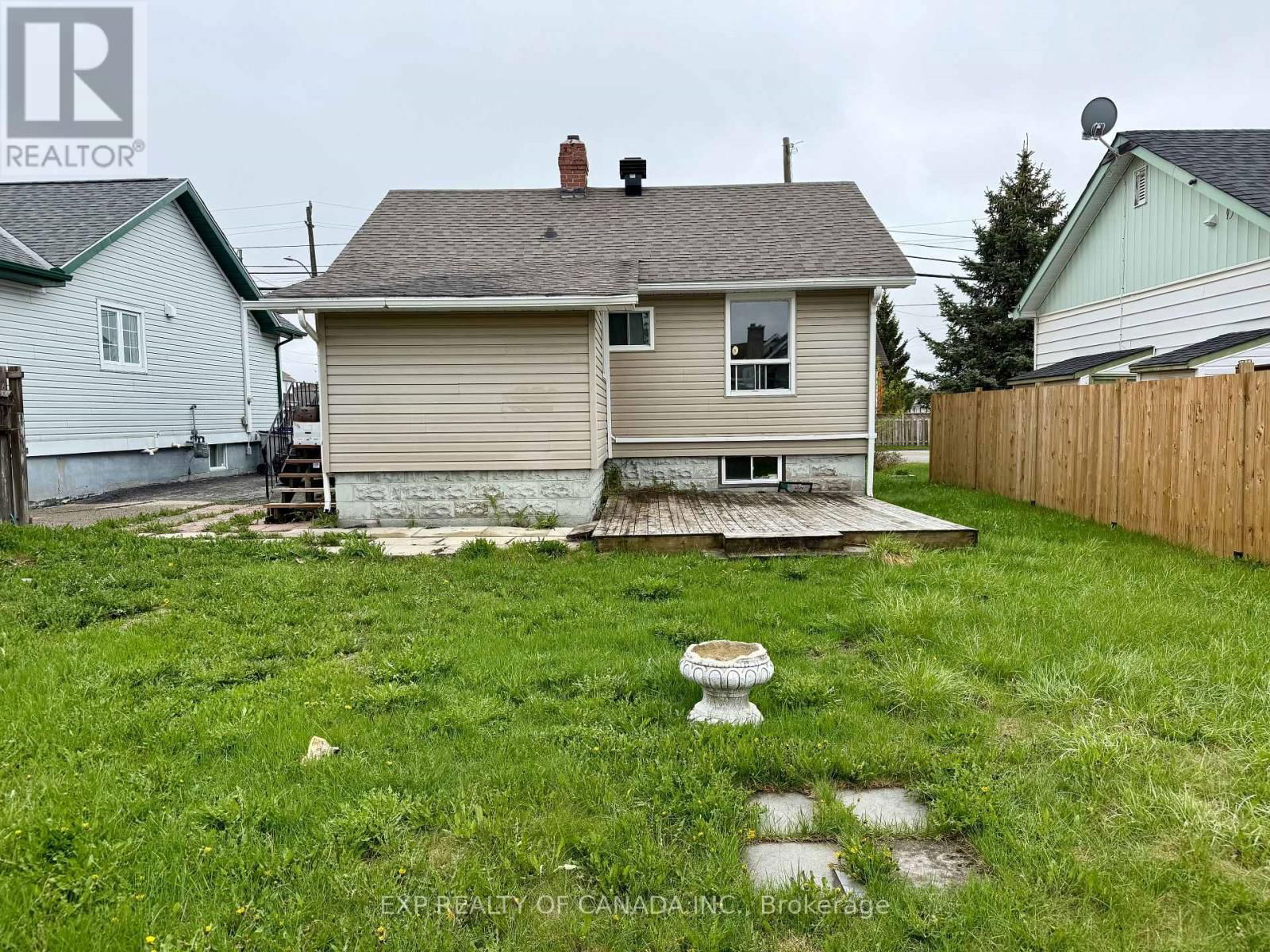 254 ROSS AVENUE EAST Image 4