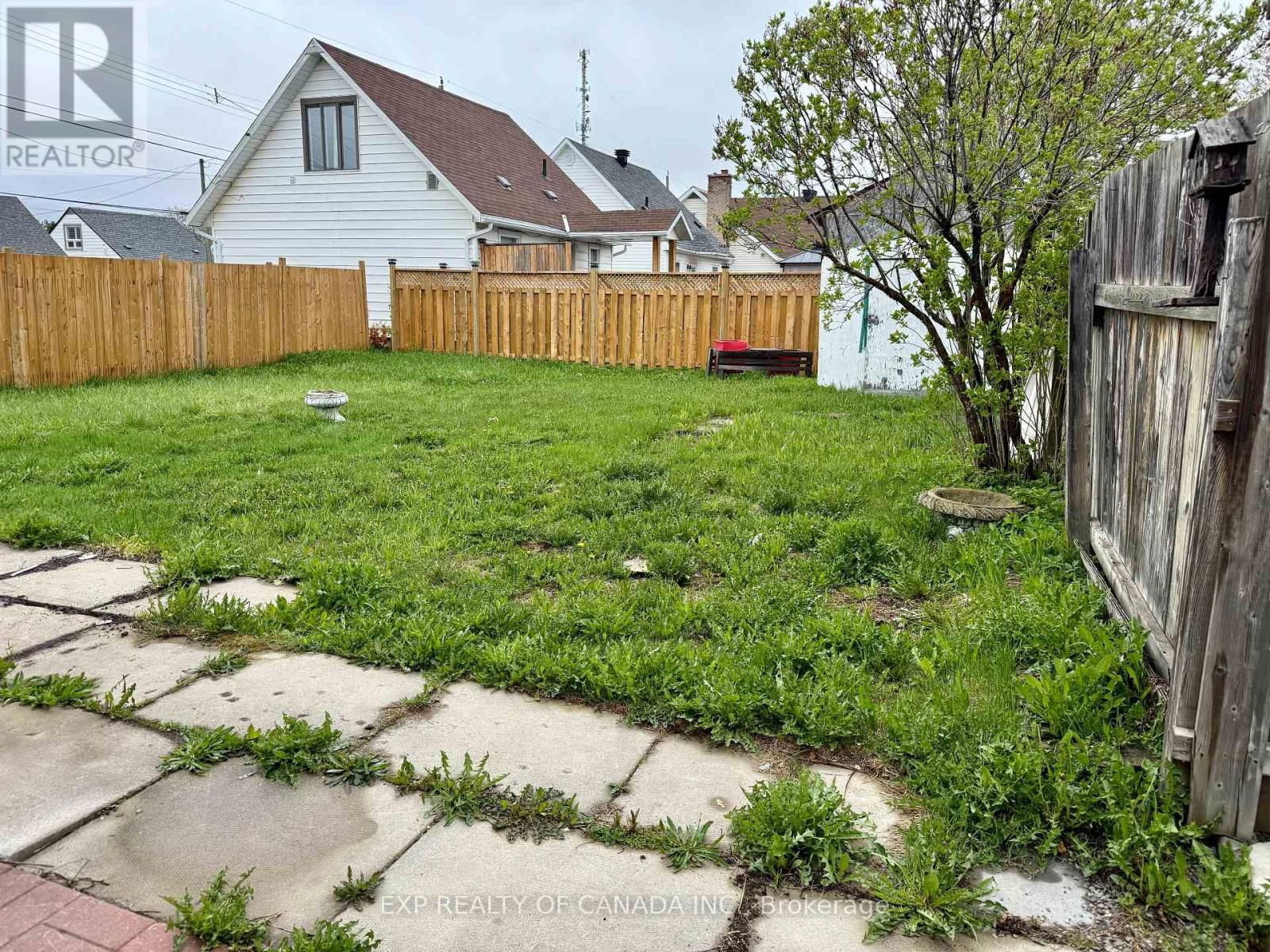 254 ROSS AVENUE EAST Image 5