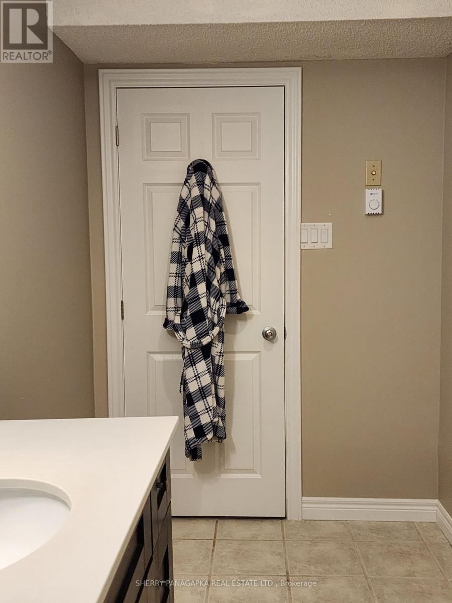 71 BALSAM AVENUE Image 33