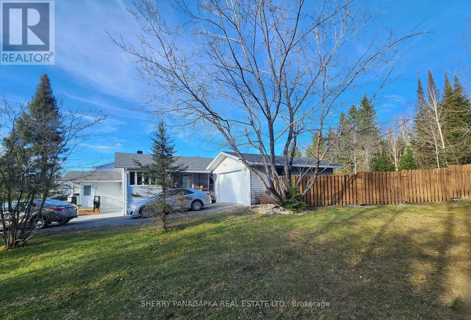 71 BALSAM AVENUE Image 44