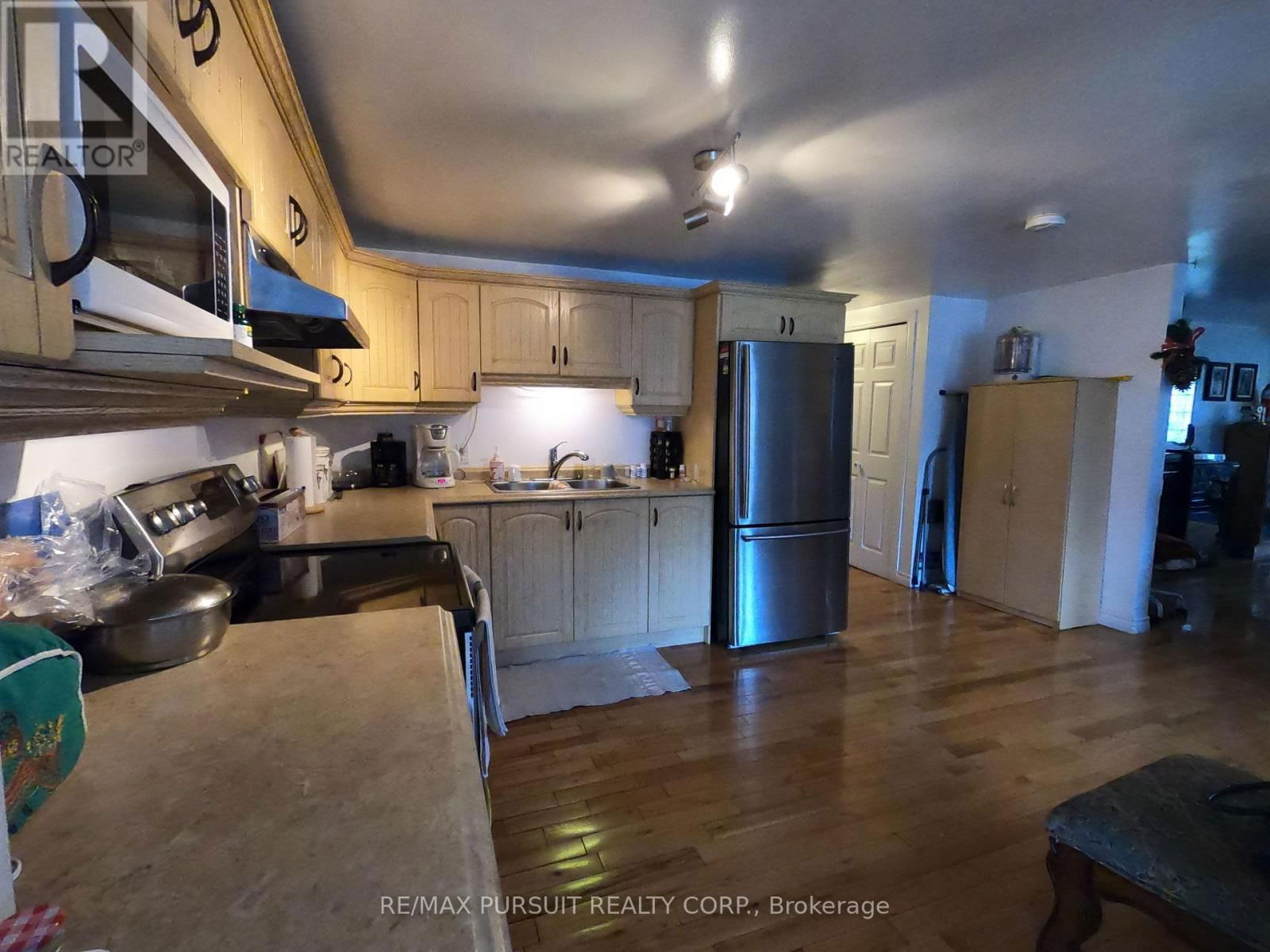 8 TOWNSLEY AVENUE Image 3