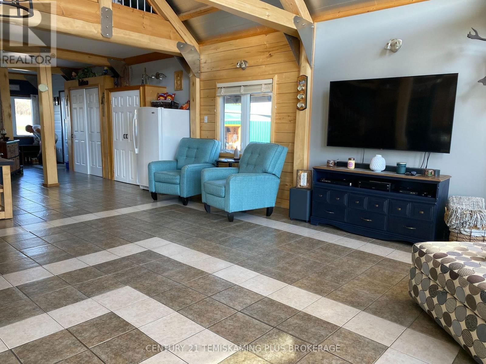 1230 HIGHWAY 65 W Image 14