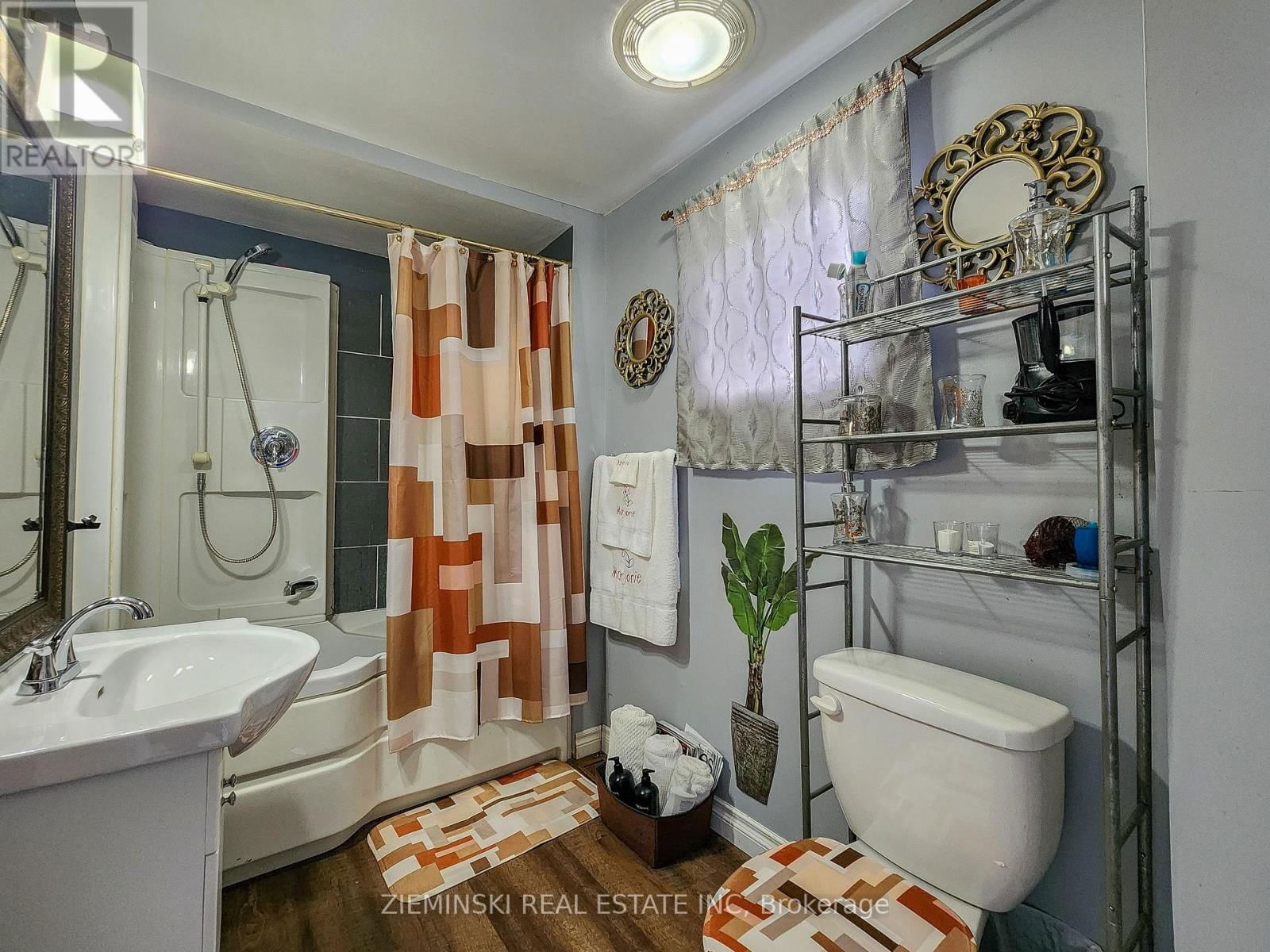 30 COMFORT STREET Image 16