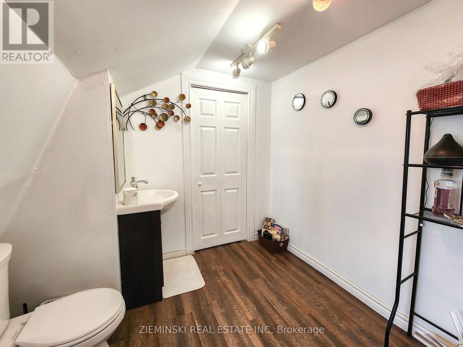 30 COMFORT STREET Image 22