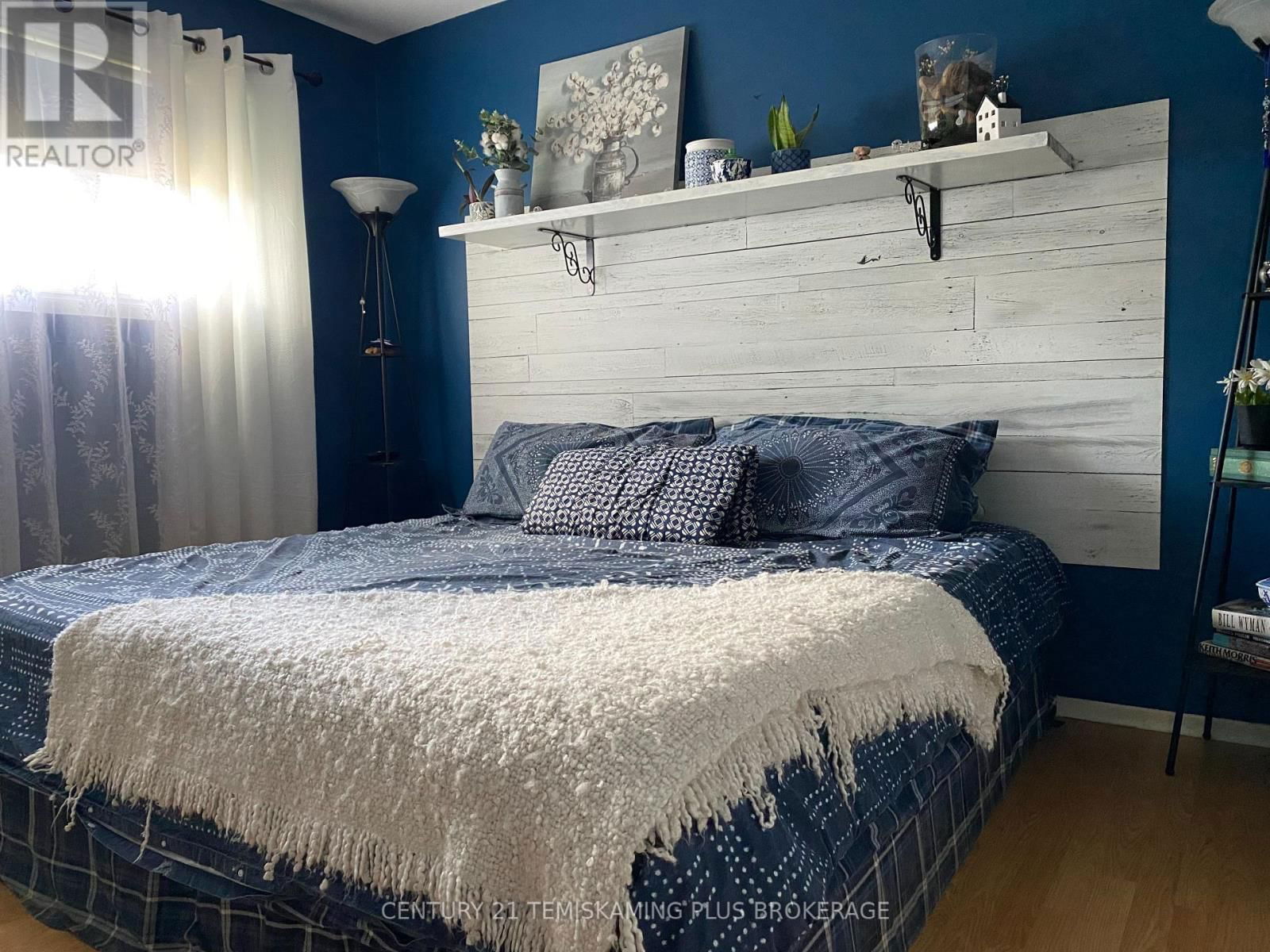 516 ROSS AVENUE Image 11