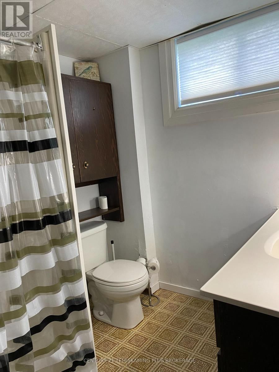 516 ROSS AVENUE Image 15