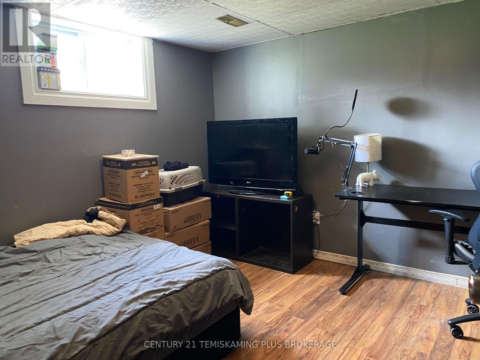 516 ROSS AVENUE Image 17