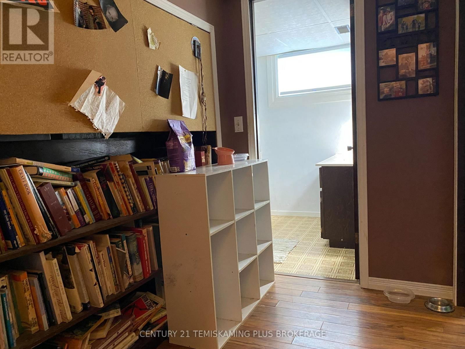 516 ROSS AVENUE Image 21